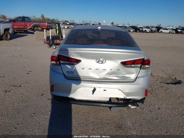 2018 HYUNDAI SONATA 5NPE34AF8JH638623 Photo 5