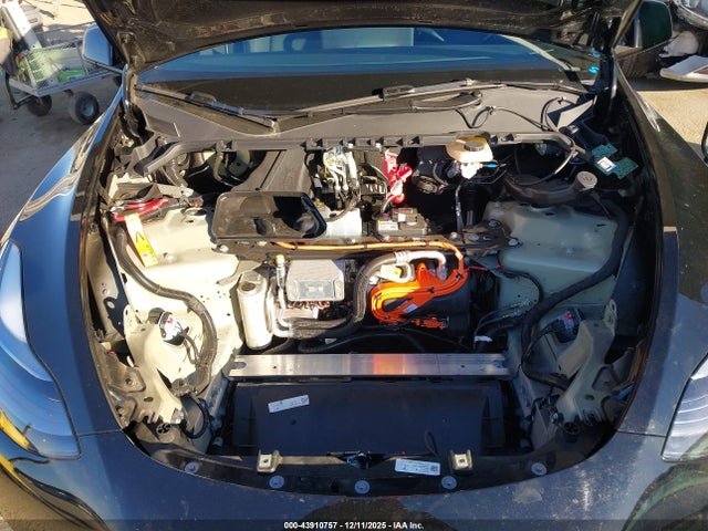 2025 TESLA MODEL Y 7SAYGDED1SF265406 Photo 9