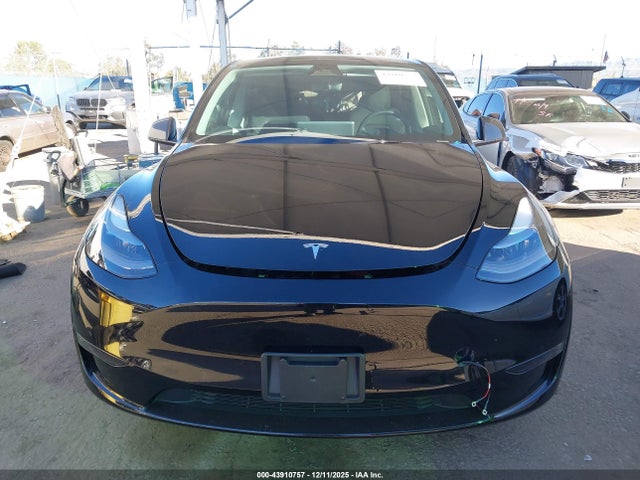 43910757 :رقم المزاد ، 7SAYGDED1SF265406 vin ، 2025 Tesla Model Y Long Range Dual Motor Rear-wheel Drive مزاد بيع
