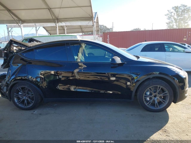 43910757 :رقم المزاد ، 7SAYGDED1SF265406 vin ، 2025 Tesla Model Y Long Range Dual Motor Rear-wheel Drive مزاد بيع