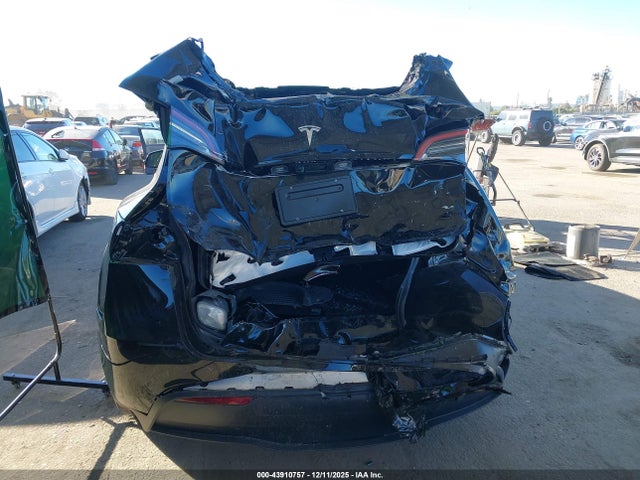 43910757 :رقم المزاد ، 7SAYGDED1SF265406 vin ، 2025 Tesla Model Y Long Range Dual Motor Rear-wheel Drive مزاد بيع