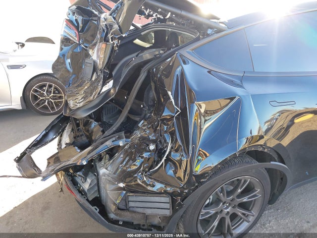 43910757 :رقم المزاد ، 7SAYGDED1SF265406 vin ، 2025 Tesla Model Y Long Range Dual Motor Rear-wheel Drive مزاد بيع