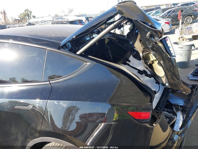 43910757 :رقم المزاد ، 7SAYGDED1SF265406 vin ، 2025 Tesla Model Y Long Range Dual Motor Rear-wheel Drive مزاد بيع
