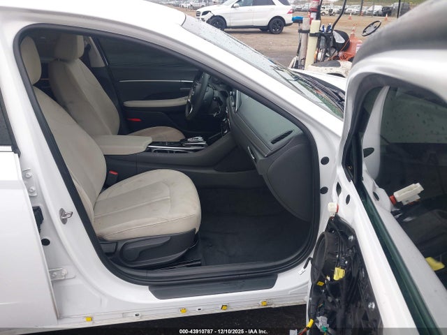 KMHL24JA1PA315136 Hyundai SONATA SE