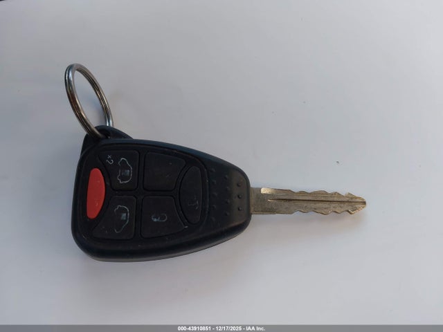 Auction sale of the 2006 Chrysler Town & Country Touring, vin: 2A4GP54LX6R919797, lot number: 43910851