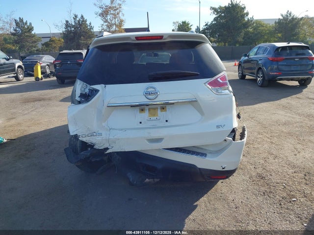 JN8AT2MT9GW003213 Nissan ROGUE SV