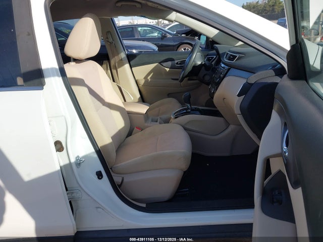 JN8AT2MT9GW003213 Nissan ROGUE SV