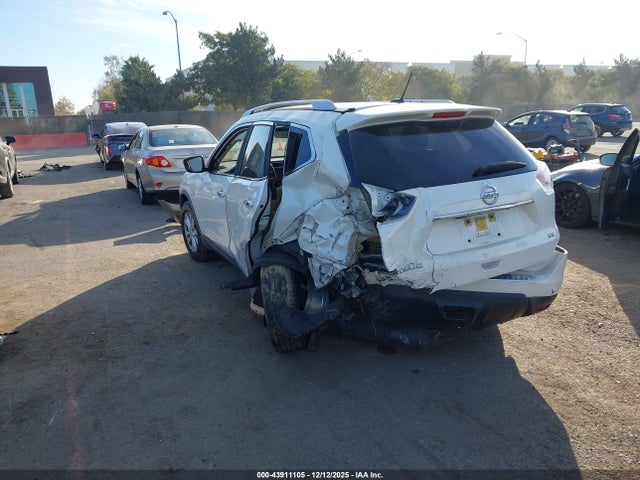 JN8AT2MT9GW003213 Nissan ROGUE SV
