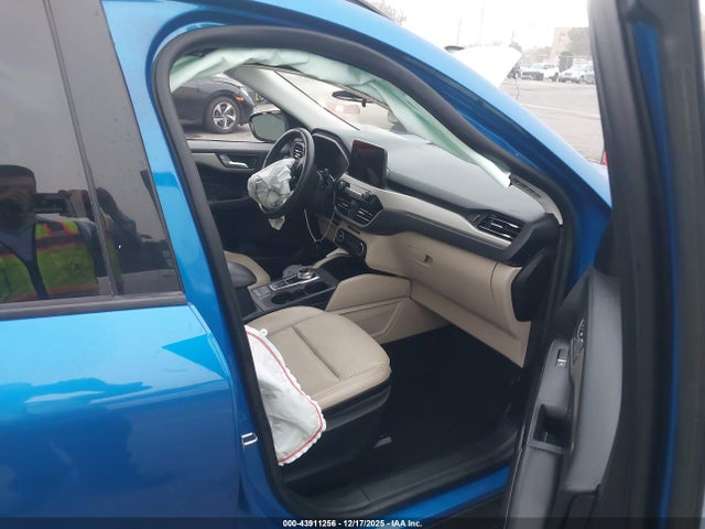 1FMCU9H60MUA61504 Ford ESCAPE SEL