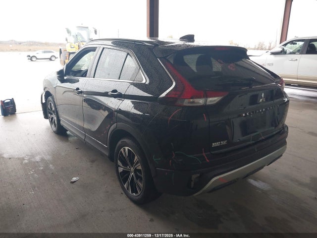 2022 MITSUBISHI ECLIPSE CROSS JA4ATWAA5NZ057409 Photo 2