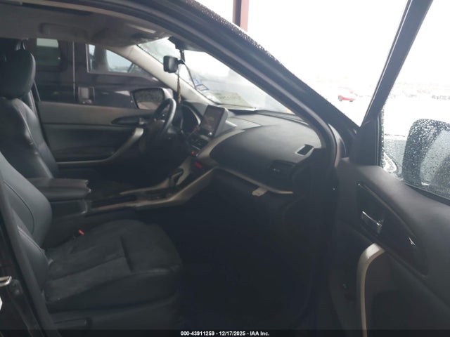 2022 MITSUBISHI ECLIPSE CROSS JA4ATWAA5NZ057409 Photo 4