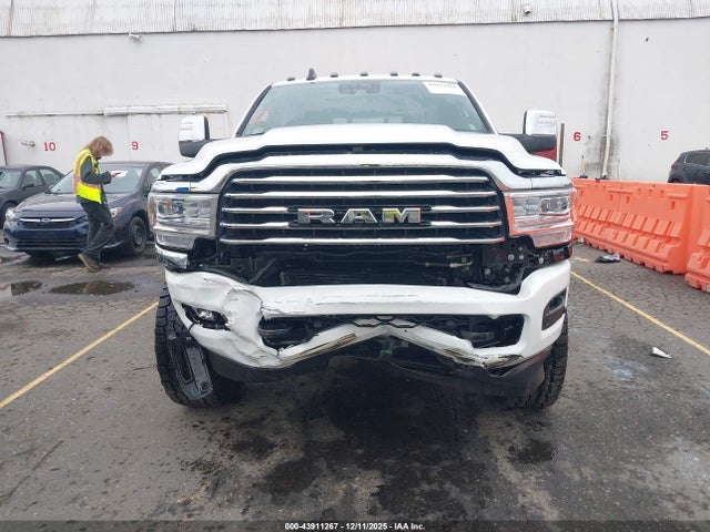 3C63R3NLXPG522879 RAM 3500 Limited Longhorn 4x4 6&#039;4 Box