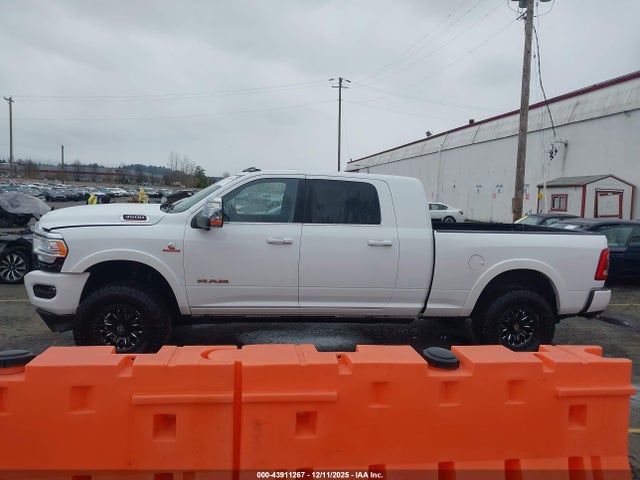 3C63R3NLXPG522879 RAM 3500 Limited Longhorn 4x4 6&#039;4 Box