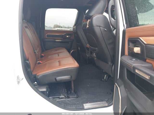 3C63R3NLXPG522879 RAM 3500 Limited Longhorn 4x4 6&#039;4 Box