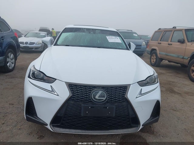 Lexus IS 350 2018 JTHBZ1D20J5032207 Image 13