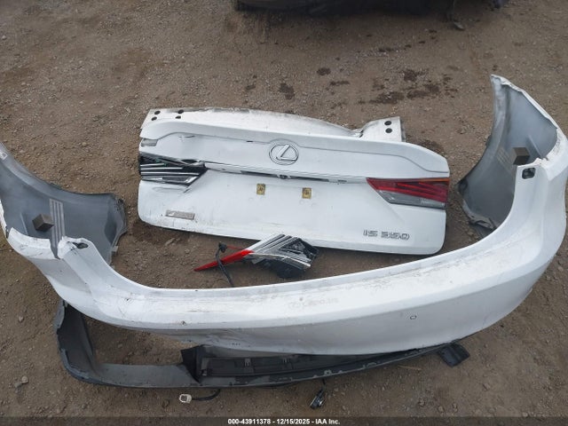 Lexus IS 350 2018 JTHBZ1D20J5032207 Image 12
