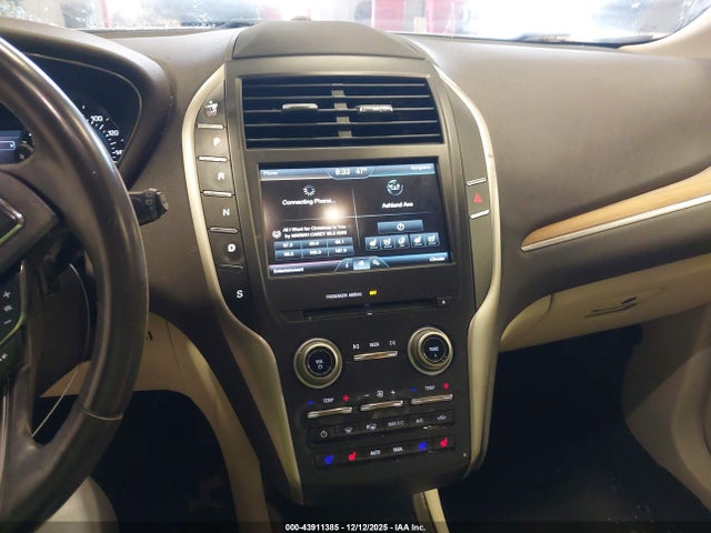 Lincoln MKC 2015 5LMCJ1A99FUJ12707 Image 14
