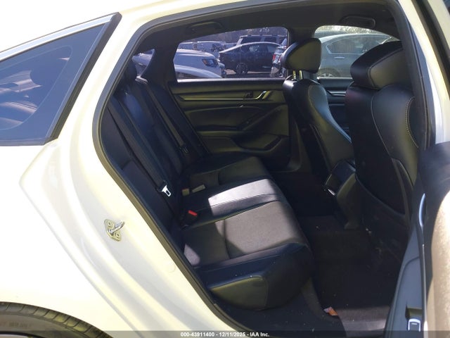 1HGCV1F30JA188330 Honda Accord Sport