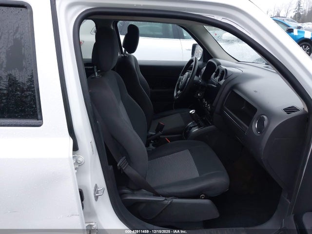43911459 :رقم المزاد ، 1C4NJRBB8DD203156 vin ، 2013 Jeep Patriot Sport مزاد بيع