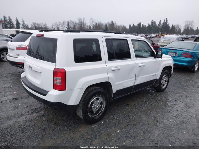 43911459 :رقم المزاد ، 1C4NJRBB8DD203156 vin ، 2013 Jeep Patriot Sport مزاد بيع
