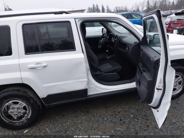 43911459 :رقم المزاد ، 1C4NJRBB8DD203156 vin ، 2013 Jeep Patriot Sport مزاد بيع