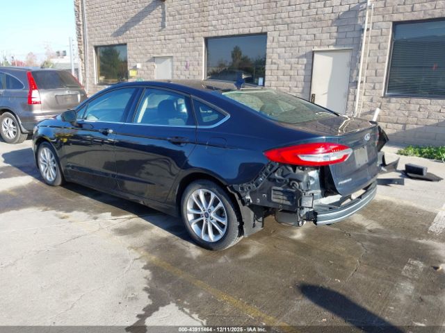 2020 FORD FUSION 3FA6P0LU6LR267397 Photo 2