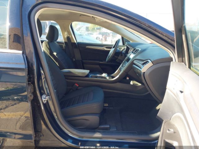 2020 FORD FUSION 3FA6P0LU6LR267397 Photo 4