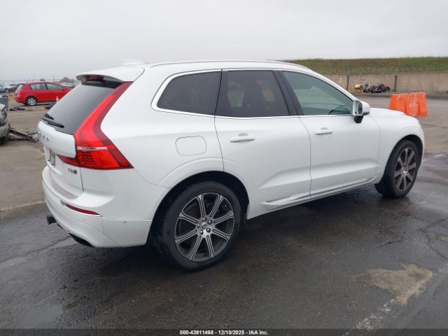 2018 VOLVO XC60 LYVA22RL5JB113941 Photo 3