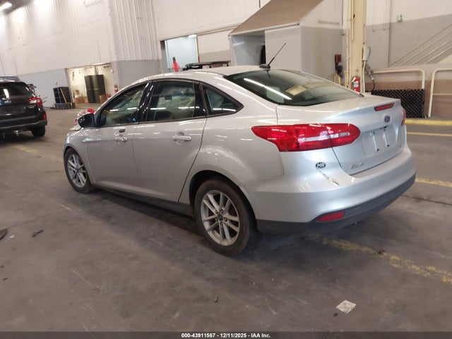 Ford FOCUS SE 2016 1FADP3F26GL268475 Image 3