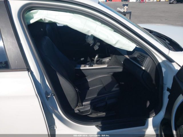 2015 BMW 320I WBA3B1C58FK137668 Photo 4