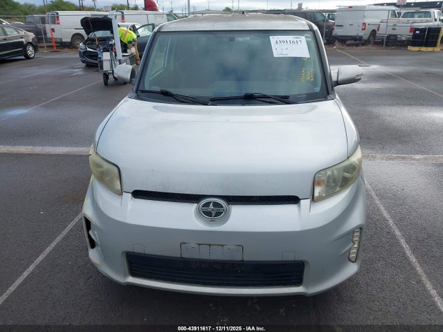 Scion Xb 686 Parklan Edition 2015 JTLZE4FEXFJ081907 Image 12