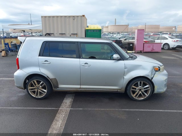 Scion Xb 686 Parklan Edition 2015 JTLZE4FEXFJ081907 Image 13