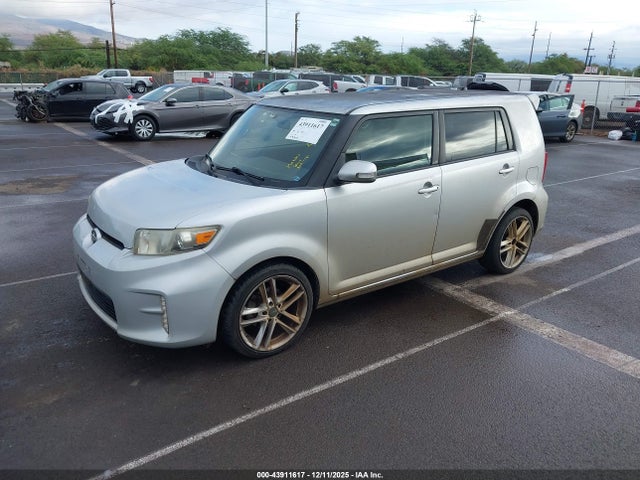 Scion Xb 686 Parklan Edition 2015 JTLZE4FEXFJ081907 Image 2