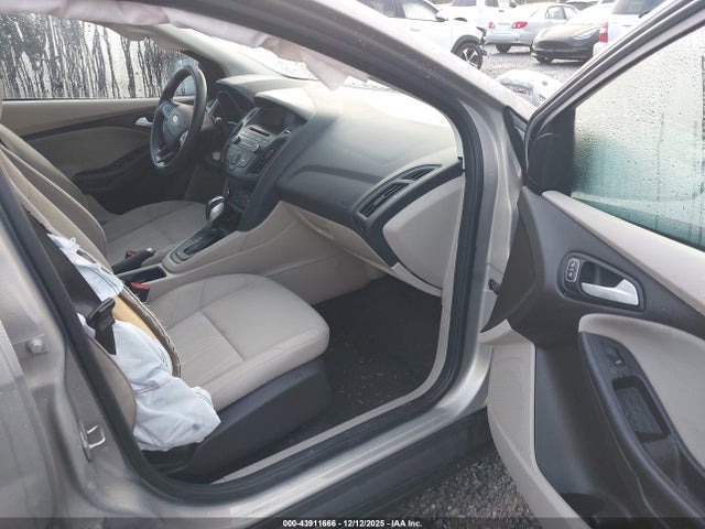 1FADP3F21GL365177 Ford FOCUS SE