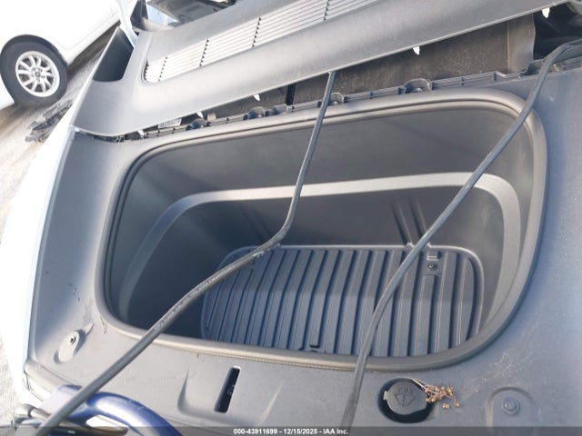 2026 TESLA MODEL Y 7SAYGDEE1TF368741 Photo 9