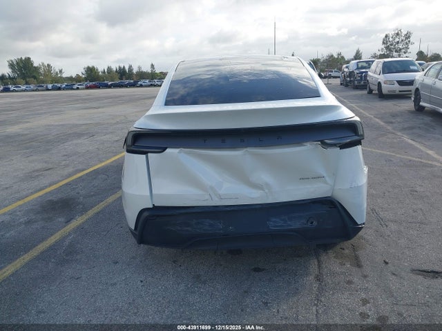 2026 TESLA MODEL Y 7SAYGDEE1TF368741 Photo 5