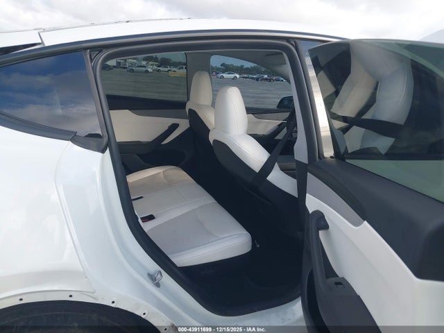 2026 TESLA MODEL Y 7SAYGDEE1TF368741 Photo 7