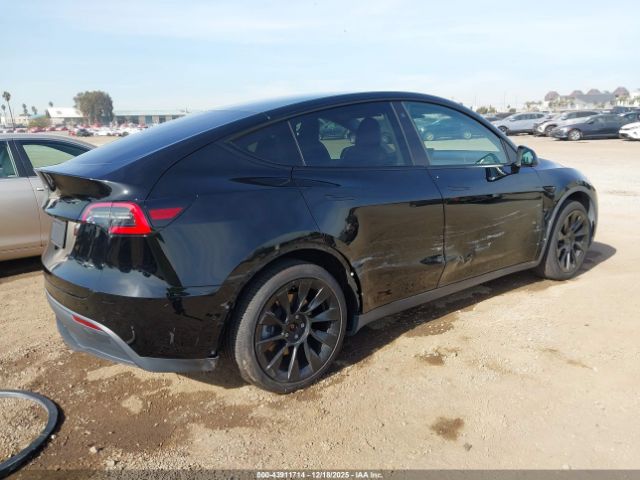 2021 TESLA MODEL Y 5YJYGDED2MF114042 Photo 3