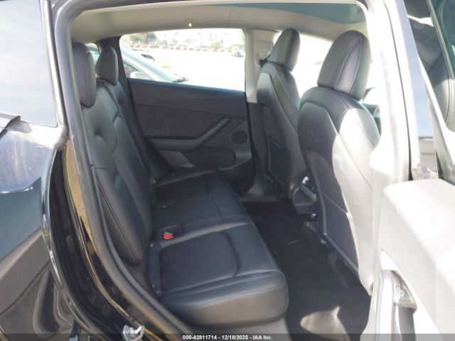 2021 TESLA MODEL Y 5YJYGDED2MF114042 Photo 7