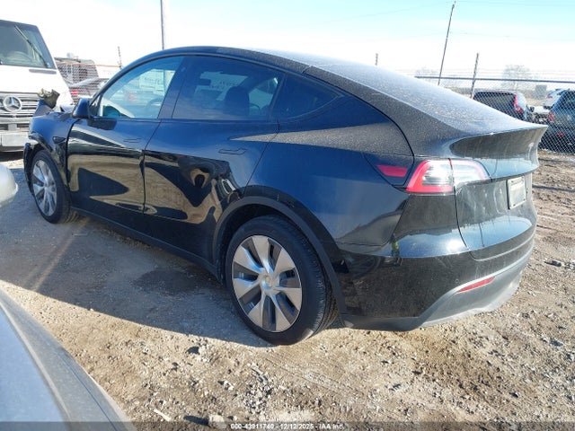 2022 TESLA MODEL Y 7SAYGDEE1NF447815 Photo 2