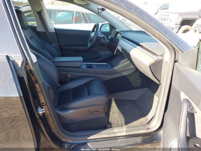 2022 TESLA MODEL Y 7SAYGDEE1NF447815 Photo 4
