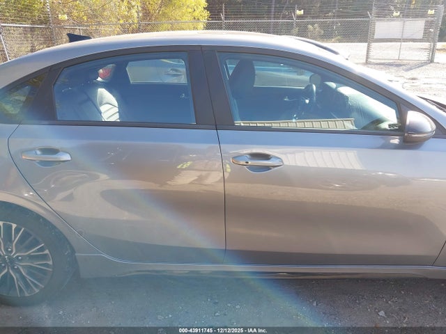 3KPF54AD8RE810484 KIA Forte Gt-line