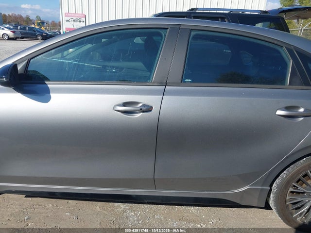 3KPF54AD8RE810484 KIA Forte Gt-line