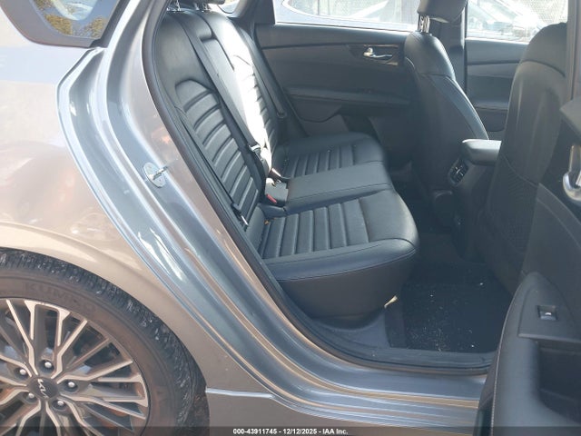 3KPF54AD8RE810484 KIA Forte Gt-line