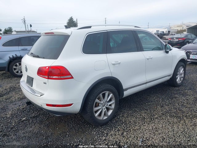 2014 VOLKSWAGEN TOUAREG WVGEF9BP6ED007565 Photo 3