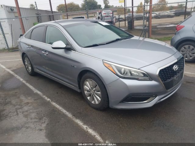 2017 HYUNDAI SONATA HYBRID KMHE24L11HA055196