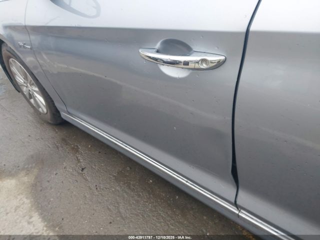 2017 HYUNDAI SONATA HYBRID KMHE24L11HA055196 Photo 5