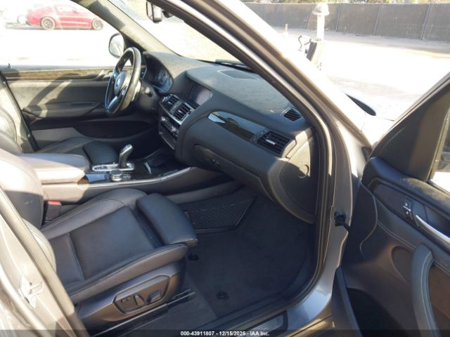 2017 BMW X3 5UXWX9C53H0D97606 Photo 4