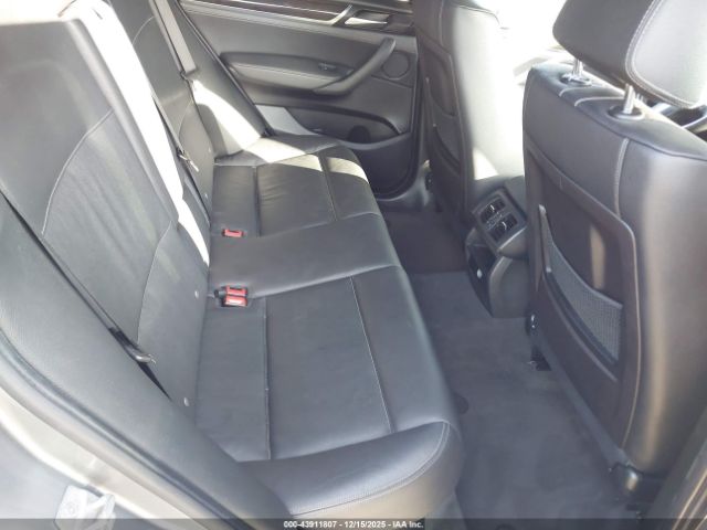 2017 BMW X3 5UXWX9C53H0D97606 Photo 7