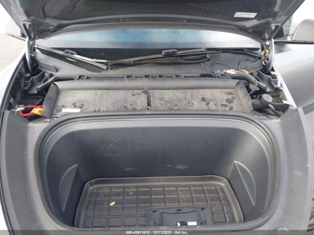 2025 TESLA MODEL Y 7SAYGDEE7SA339224 Photo 9